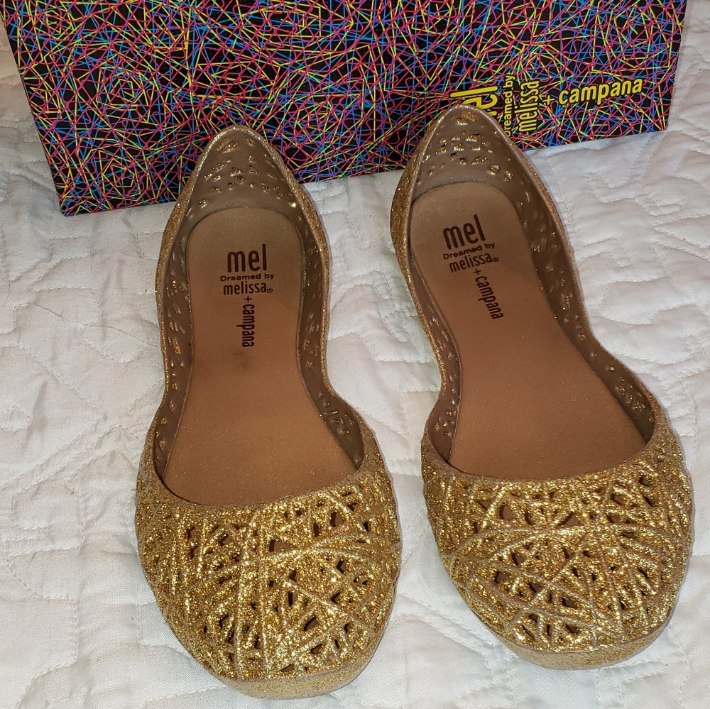 Girls sparkly gold jelly shoes